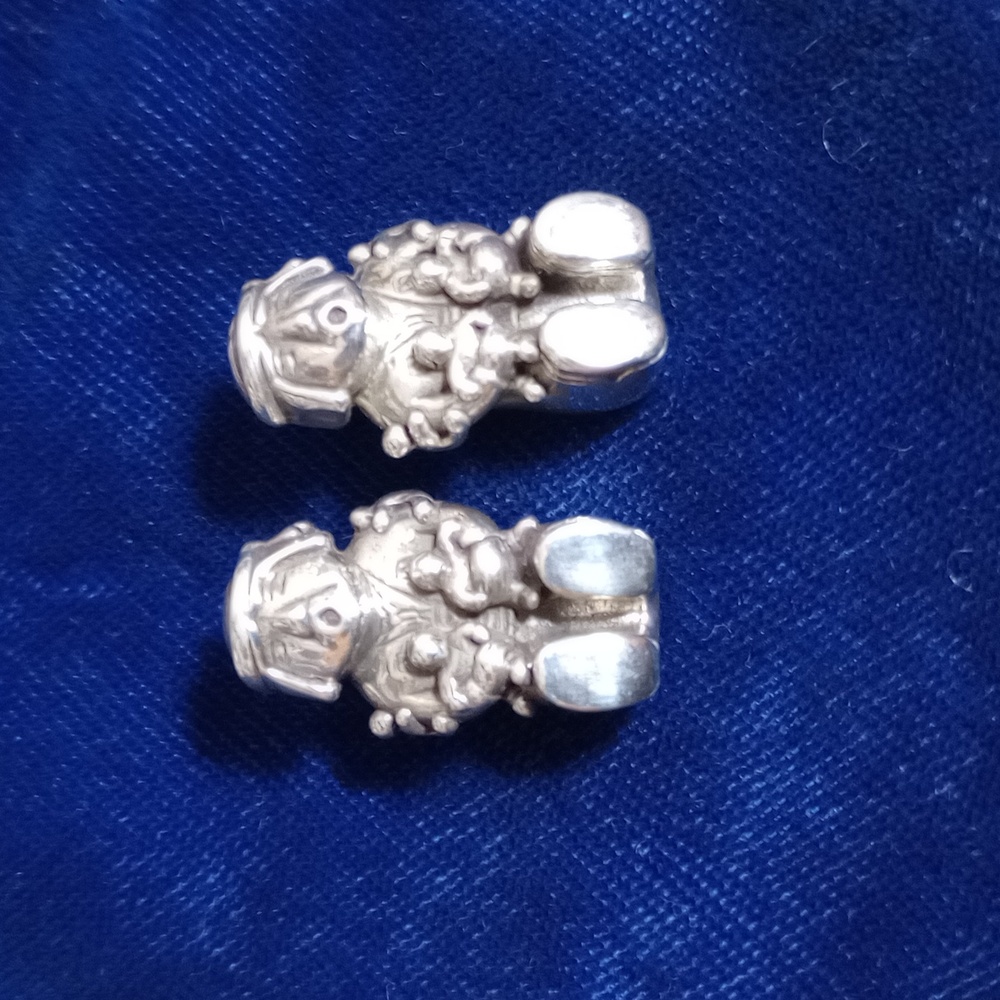 Storyteller Vintage Native American Sterling Silver  Stud Earrings - Picture 4 of 14